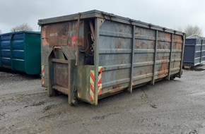 Container nr. AX 6832-23